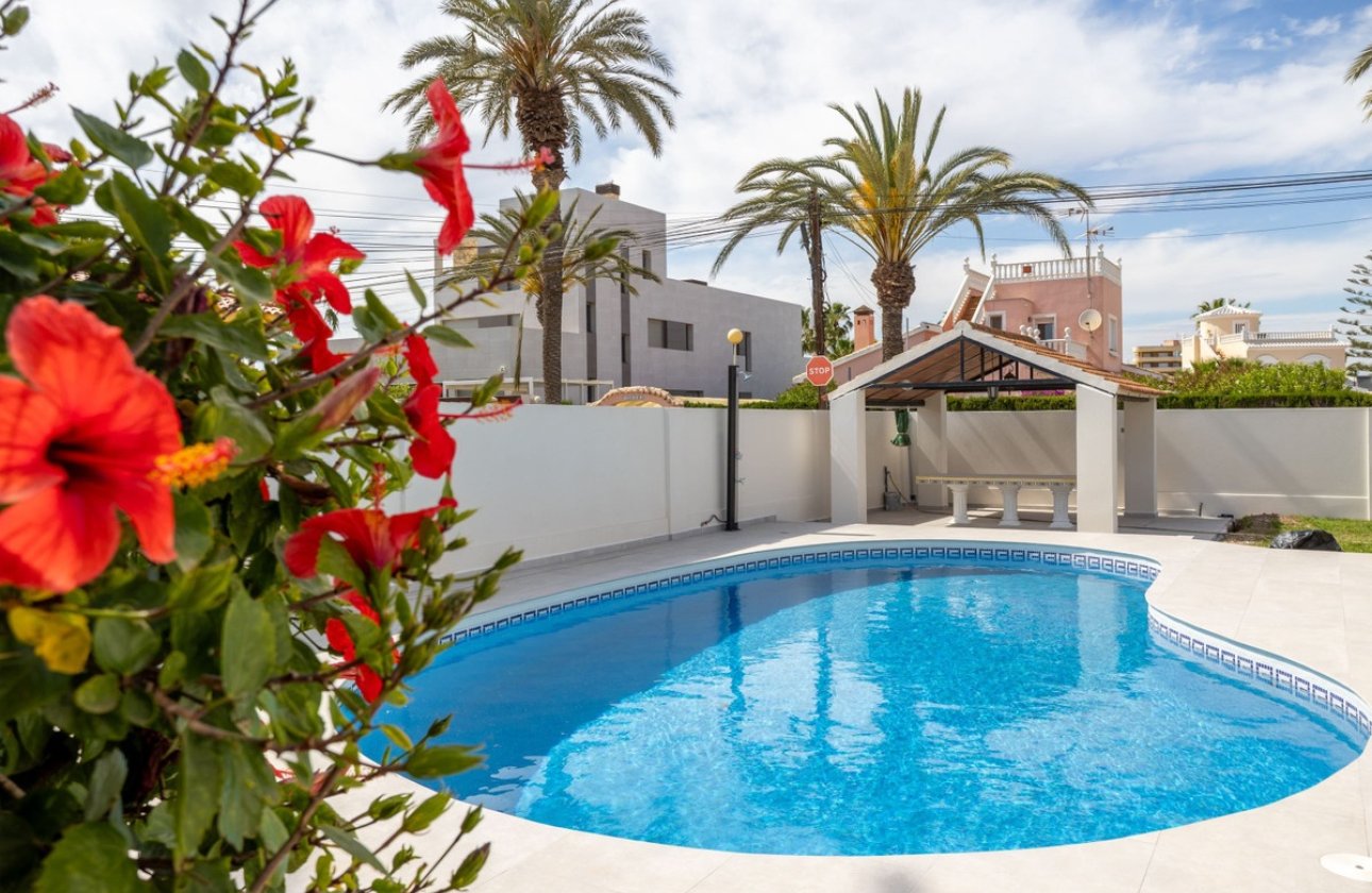 Herverkoop - House - Detached Villa - Orihuela - Cabo Roig
