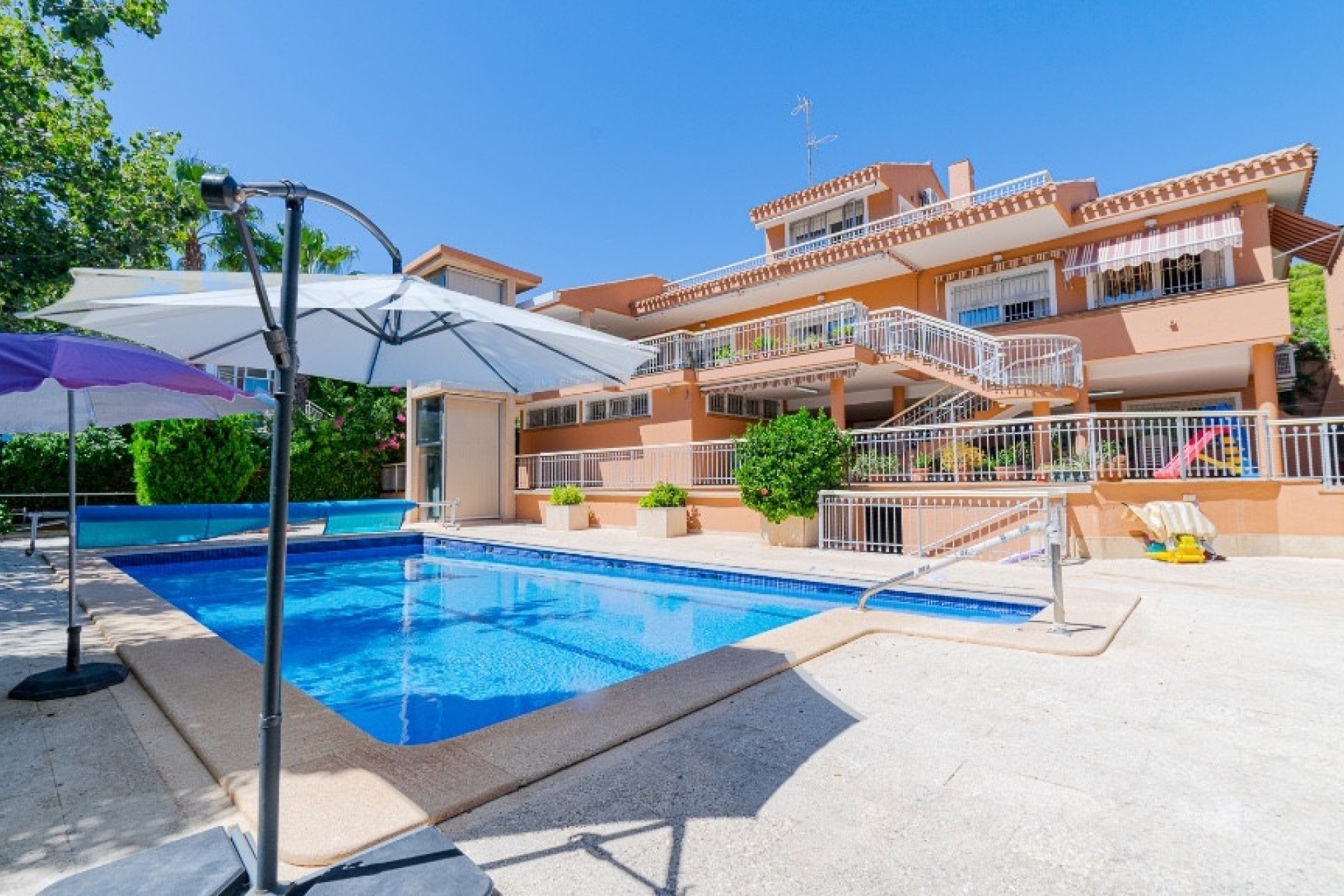Herverkoop - House - Detached Villa - Orihuela - Campoamor