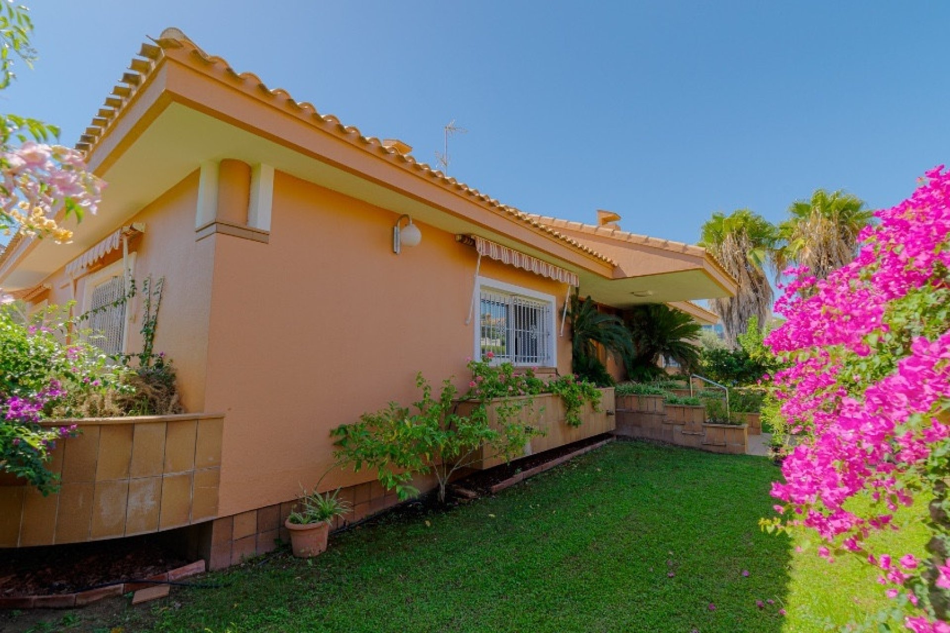 Herverkoop - House - Detached Villa - Orihuela - Campoamor