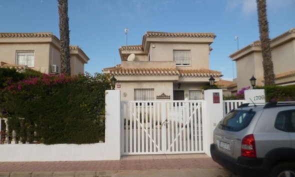 House - Detached Villa - Revente - Orihuela -
                Playa Flamenca