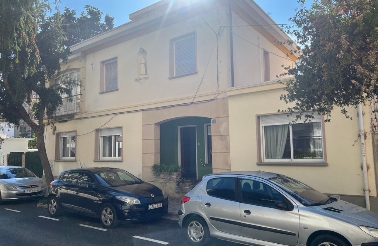 Resale - House - Detached Villa - Denia - Denia Centro