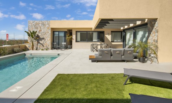 Obra nueva - Adosado - Baños y Mendigo