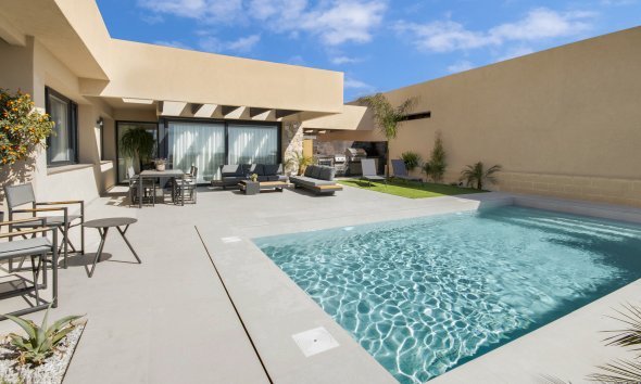 Obra nueva - Adosado - Baños y Mendigo