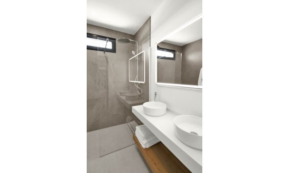 Obra nueva - Adosado - Baños y Mendigo