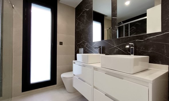 Obra nueva - Adosado - Benijofar