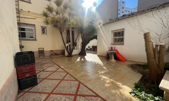 Resale - House - Detached Villa - Denia - Denia Centro