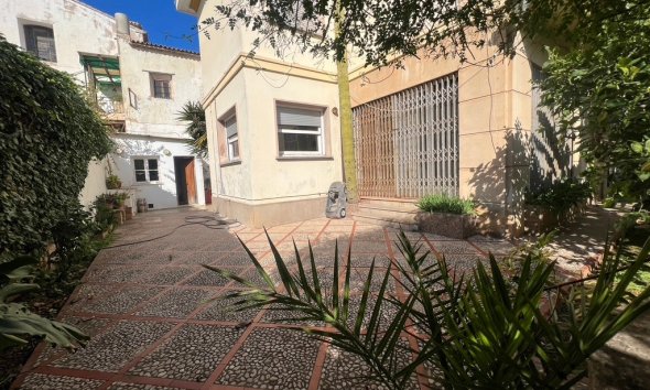 Resale - House - Detached Villa - Denia - Denia Centro