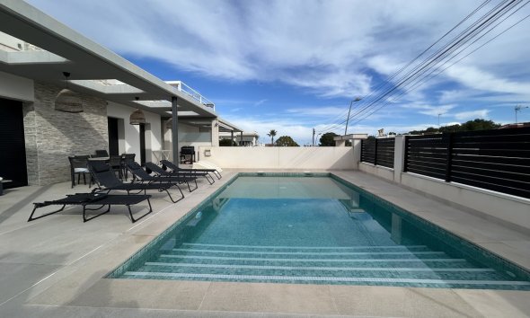 Resale - House - Detached Villa - Orihuela - Los Balcones