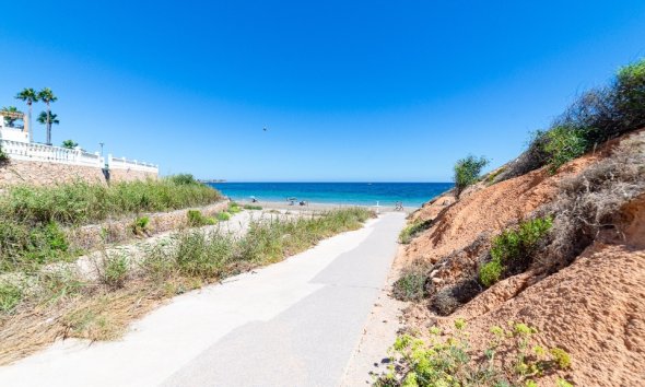 Resale - House - Detached Villa - Orihuela - Campoamor