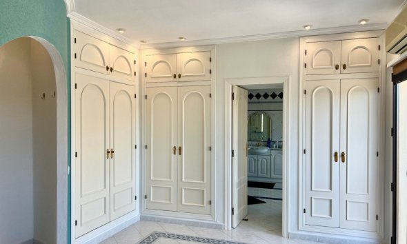 Resale - House - Detached Villa - Calpe - Calpe Centro