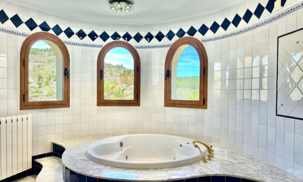 Resale - House - Detached Villa - Calpe - Calpe Centro