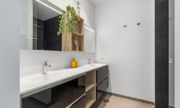 Resale - House - Detached Villa - Orihuela - Las Colinas Golf