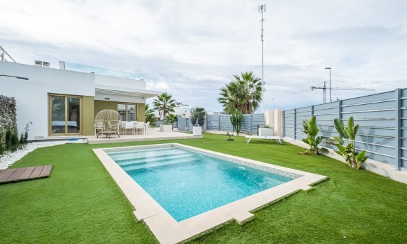 Resale - House - Semi-Detached House - Orihuela - Vistabella Golf