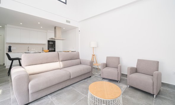 Resale - House - Semi-Detached House - Daya Nueva