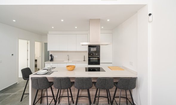 Resale - House - Semi-Detached House - Daya Nueva