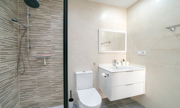 Resale - House - Semi-Detached House - Daya Nueva