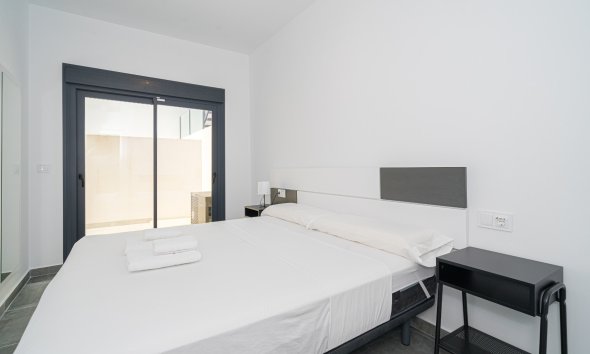 Resale - House - Semi-Detached House - Daya Nueva