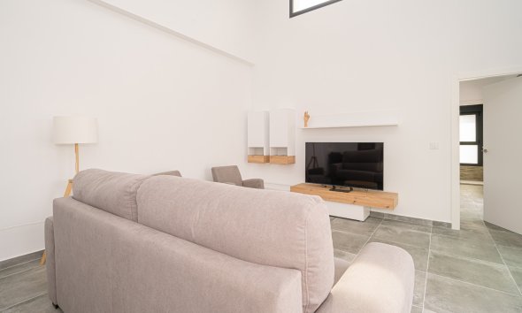 Resale - House - Semi-Detached House - Daya Nueva