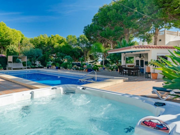 image 302983 0 - Verkoop. Villa in Calpe