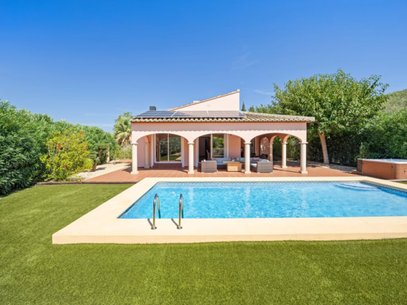 image 325350 0 - Verkoop. Villa in Jávea