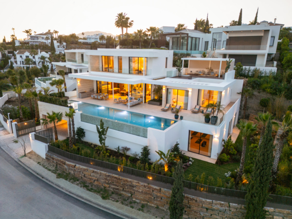 image 333886 0 - For Sale. Villa in Benahavís