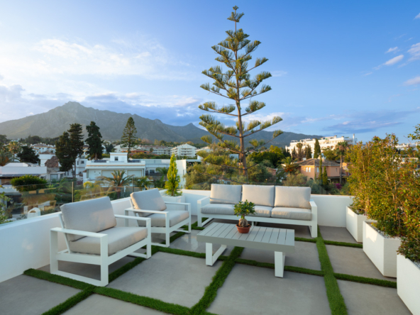 image 334788 0 - For Sale. Villa in Marbella